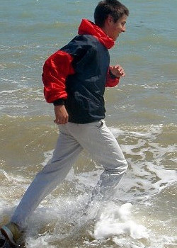 cagoule blue red survival swimming in clothes