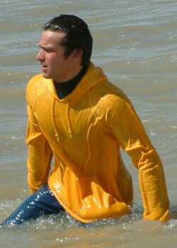 cagoule blue red survival swimming in clothes
