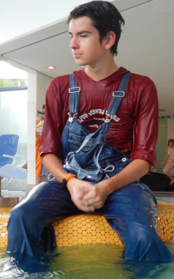 pool hoodie red jeans dungarees latzhose bib snorkeling